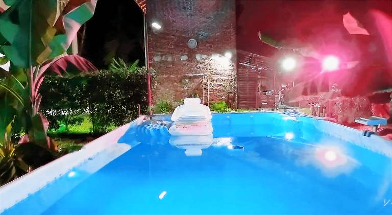 Holiday apartment with pool, garden & patio — photo 4