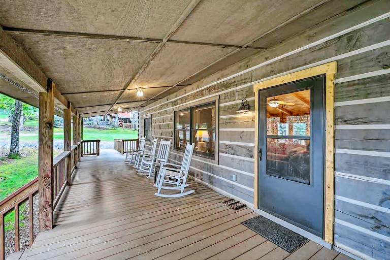 Children-friendly charming cabin with barbecue, hot tub & yard | Suitable for remote work | Dogs allowed — photo 3