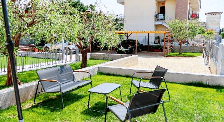 Rental apartment with yard | Pet-friendly — photo 5