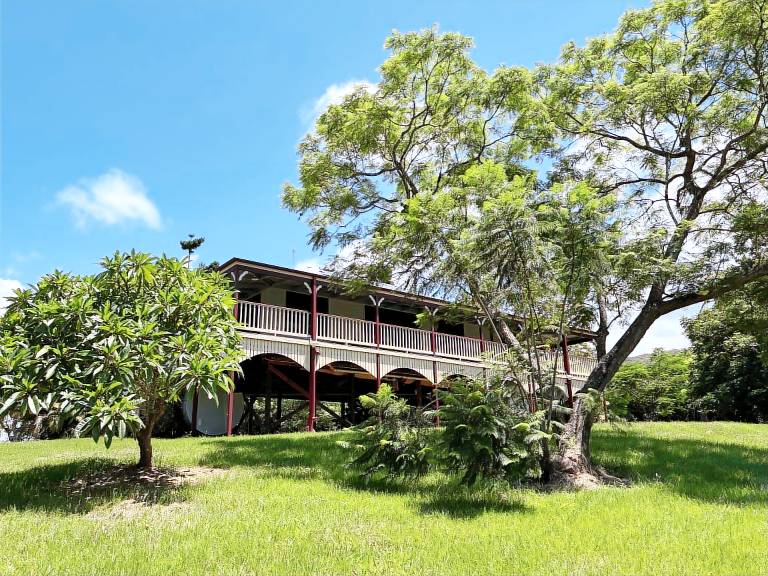 House Stuarts Point
