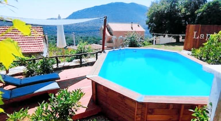 House with pool & hot tub in Brela