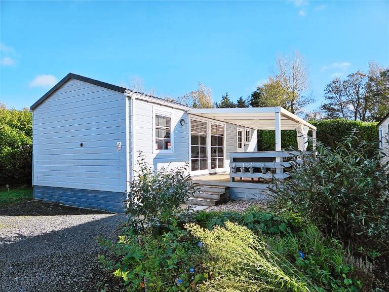 Vacation home with patio & pool | Next to the beach | Pets allowed in Kamperland