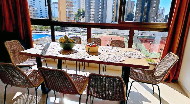 Charming rental apartment with private pool, yard & terrace | Close to the beach | Perfect for remote work | Dogs allowed in Benidorm