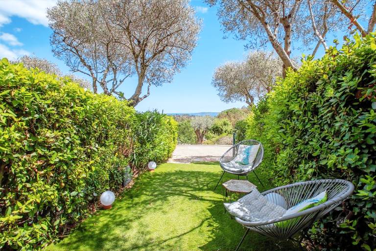 Child-friendly charming holiday apartment with pool, terrace & garden | Garden view | Dogs allowed — photo 2