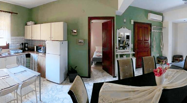 Pleasant vacation home with yard, patio & grill | Pet-friendly — photo 5