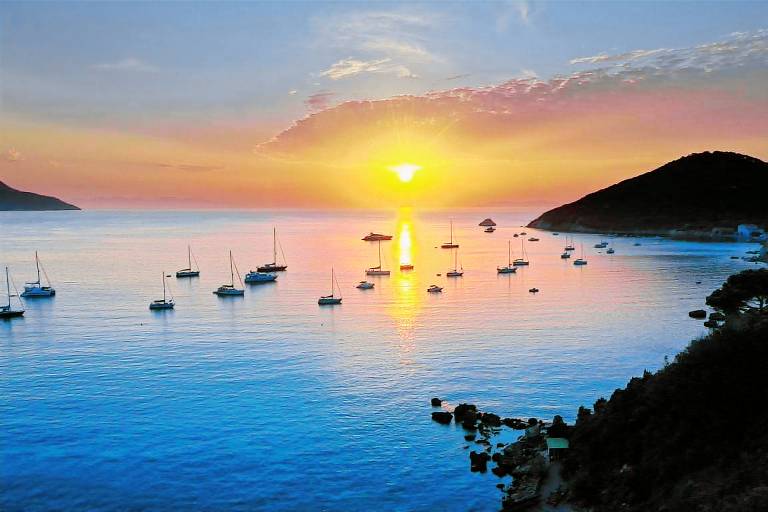 Holiday apartment with terrace & garden in Portoferraio