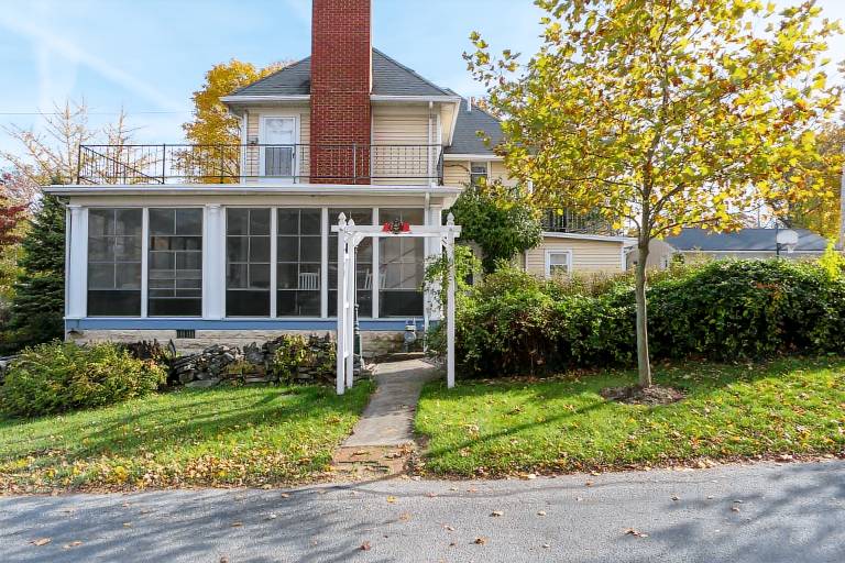 Cottage Lakeside Marblehead