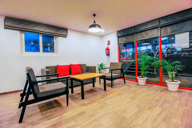 OYO Townhouse 112 Tilak Nagar Shivam Road