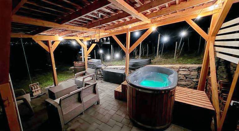 Vacation home with grill, yard & hot tub | Pets allowed in Veszprem