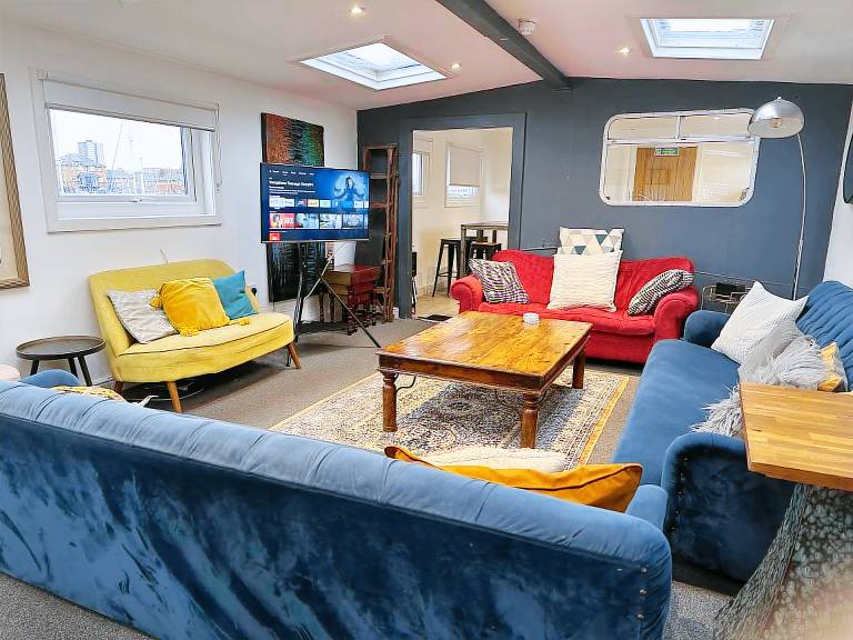 167 m&sup2; Hausboot