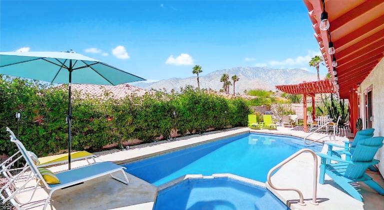 House with private pool, hot tub & BBQ in Palm Springs, CA
