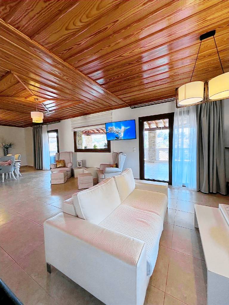 Fully equipped villa with grill, garden & pool | Pets are welcome — photo 2