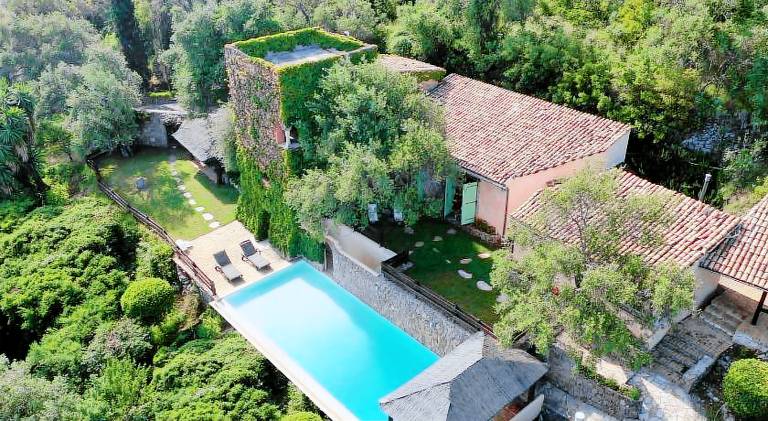 Villa with garden, patio & private pool — photo 4