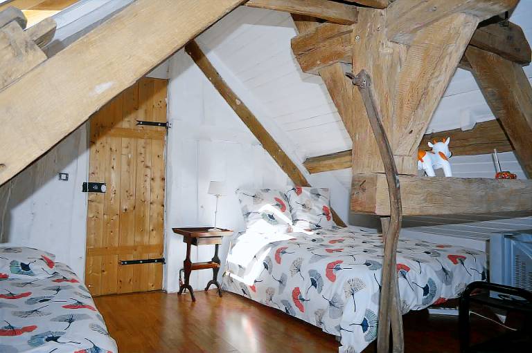Maison l'Amérique welcome you to one of their rooms Dogs are also welcomed — photo 2