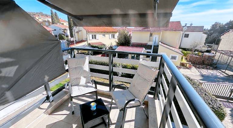 Holiday apartment with barbecue, terrace & garden — photo 5