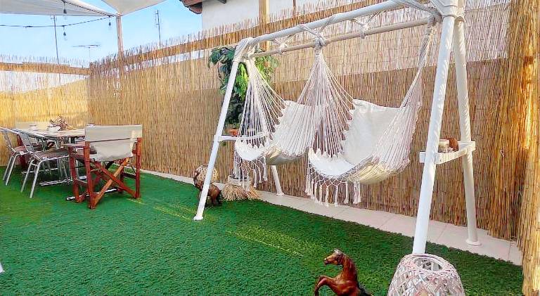 Fully equipped rental apartment with patio & hot tub | Perfect for remote work | Dogs allowed — photo 2