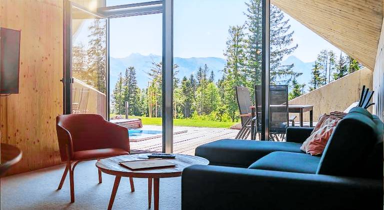 Family-friendly wonderful holiday apartment with hot tub & patio | Pets are welcome — photo 2