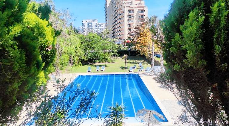 Apartment with yard, private pool & patio in Portimão