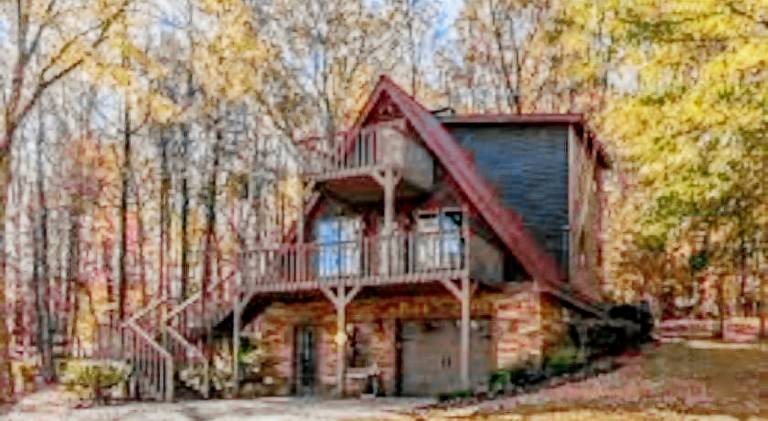 Farmhouse in a Peaceful Paradise with Huge Hot tub in Gainesville, GA