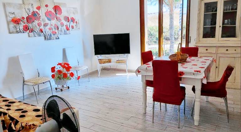 Holiday apartment with 2 rooms for 6 persons — photo 2