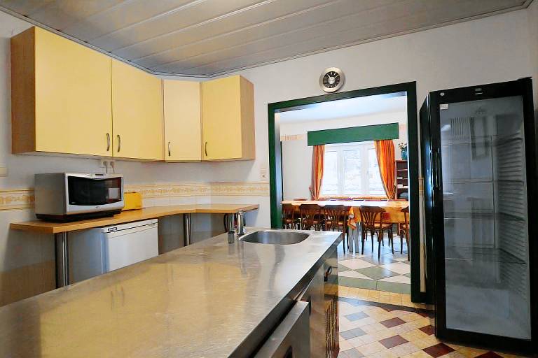 Vacation home with terrace, yard & pool | Pets are welcome — photo 3