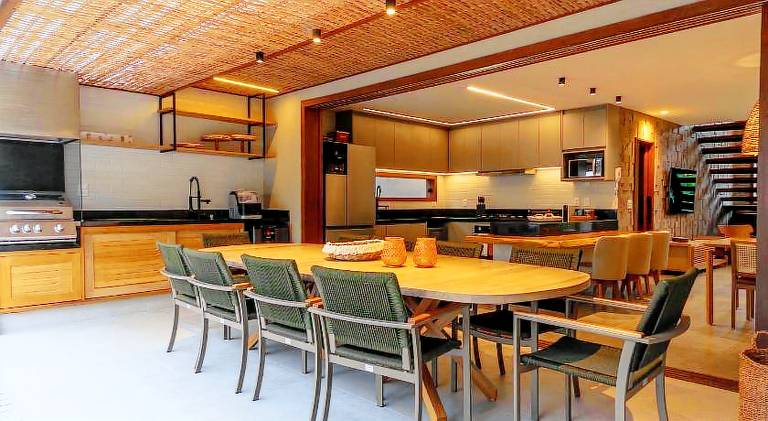 House with pool — photo 3