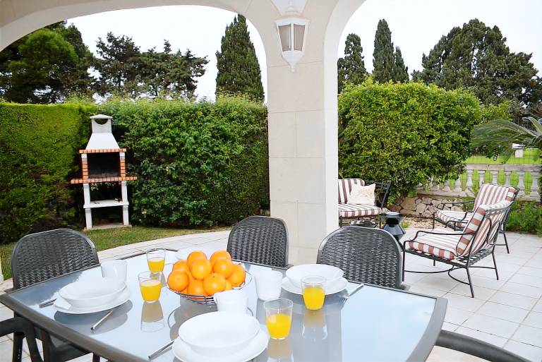 Villa with garden, barbecue & private pool — photo 4