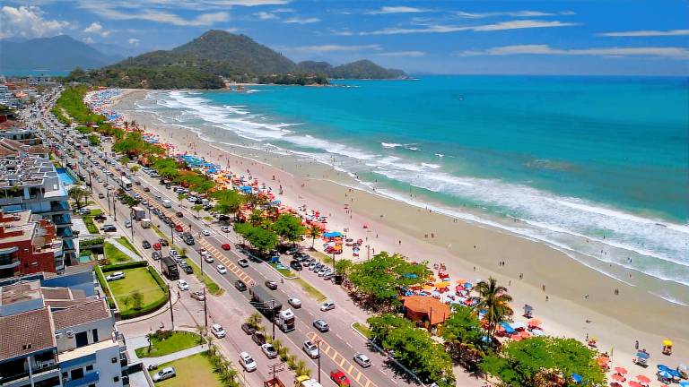 Ótimo Apartamento a 450m da Praia Grande - Ubatuba in Ubatuba