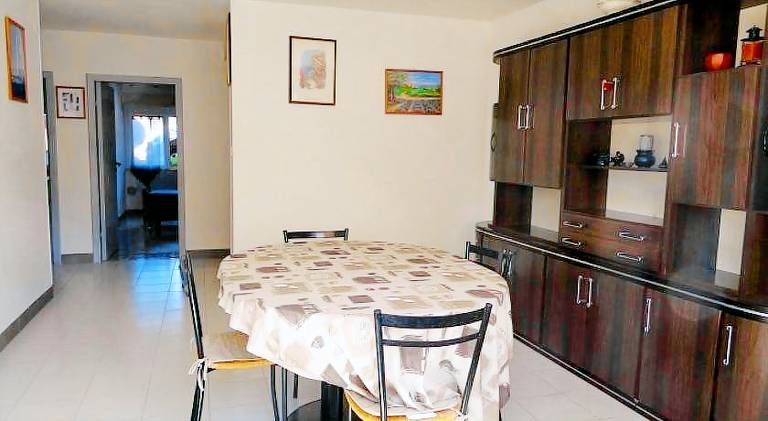 Apartment with yard — photo 4