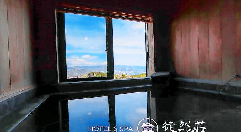 House with 2 rooms for 6 persons in Atami