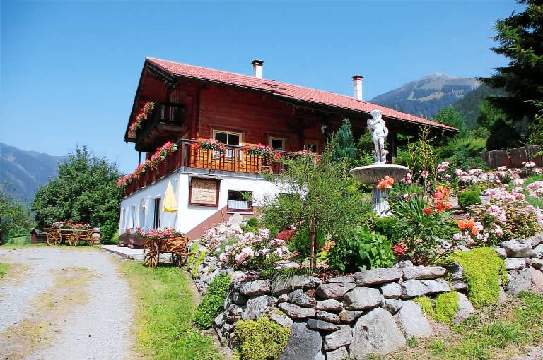 Holiday apartment with garden & terrace — photo 4