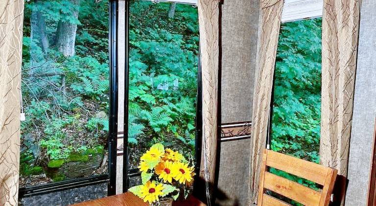 Lakefront RV Cottage in Parry Sound 18 — photo 5