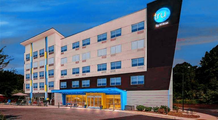 Tru by Hilton Asheville Blue Ridge Parkway — photo 2