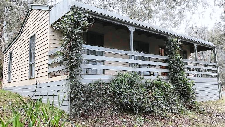 Cottage Halls Gap
