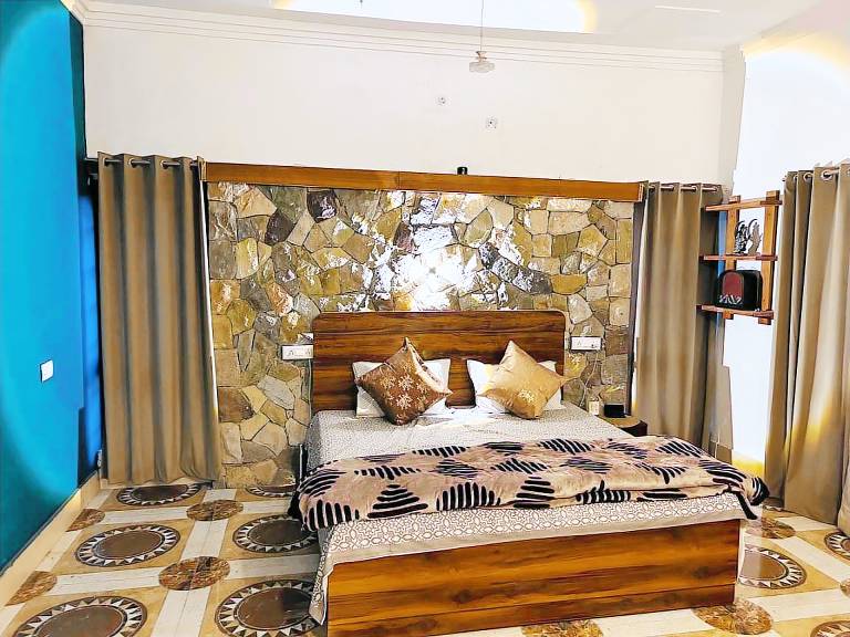 Villa with terrace — photo 2