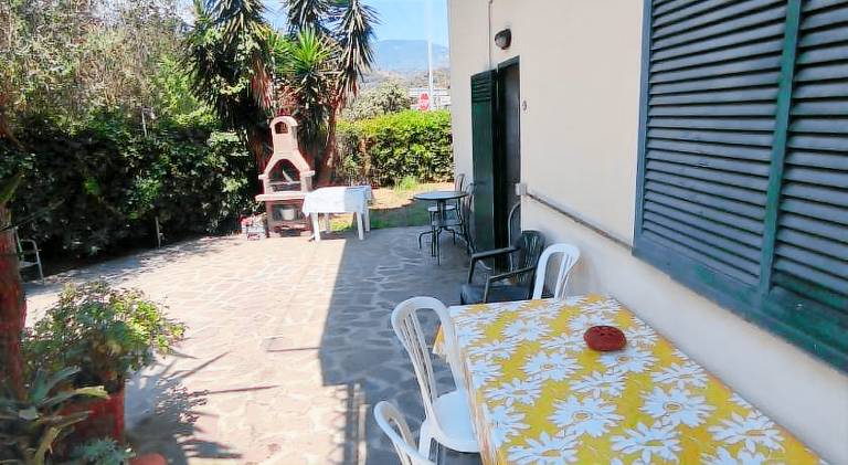 House with terrace — photo 5