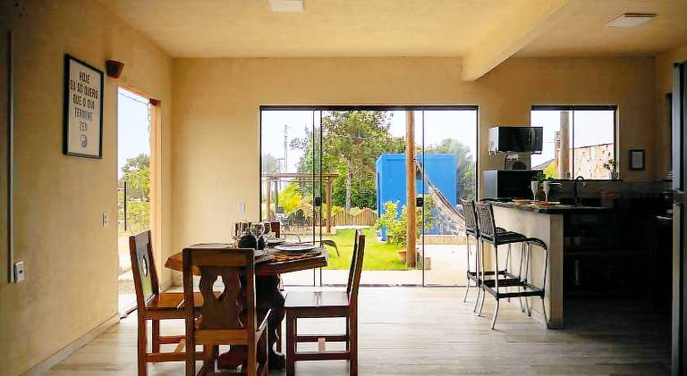 Holiday apartment with patio & yard — photo 4