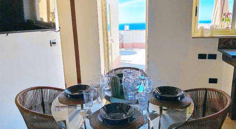 Rental apartment with patio — photo 3