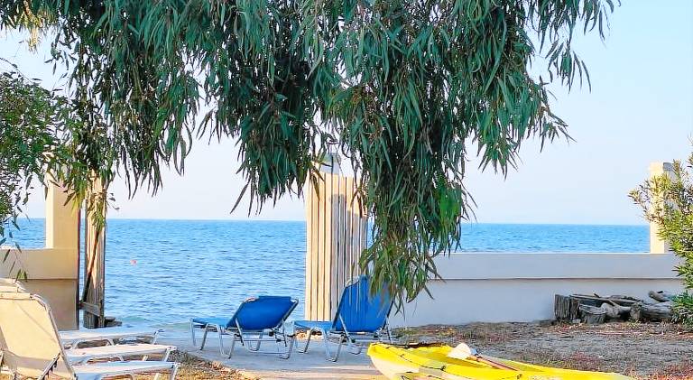 Rental apartment with patio & garden in Corfu
