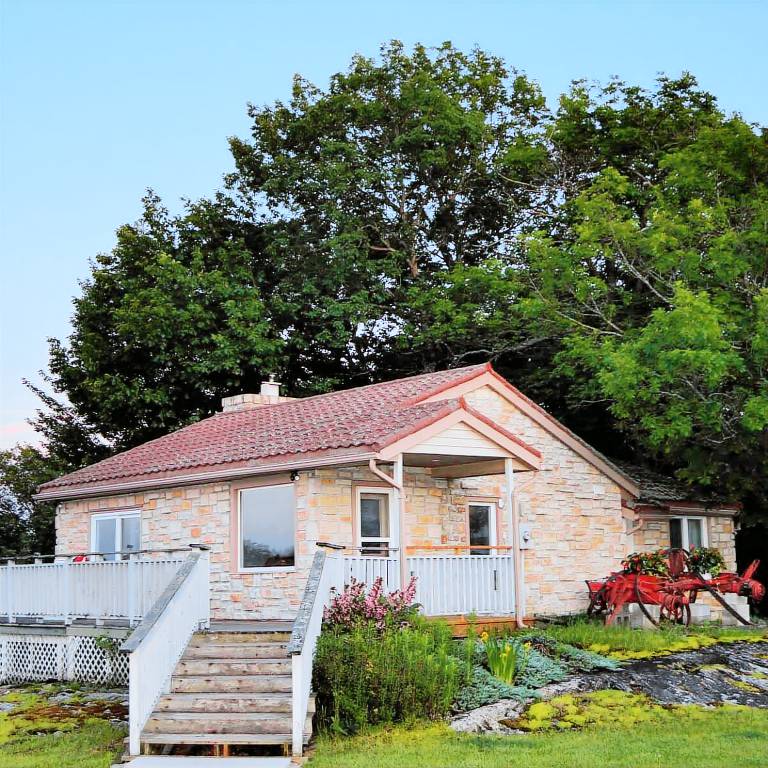 Cottage  Port Severn