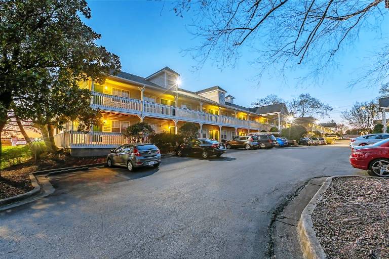 HomeTowne Studios by Red Roof Atlanta – Norcross South — photo 3