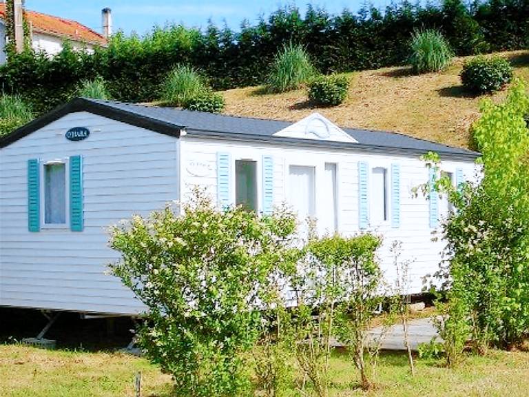 Mobile home with terrace & heated pool — photo 4
