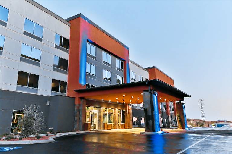 Holiday Inn Express & Suites Henderson South Boulder City by IHG