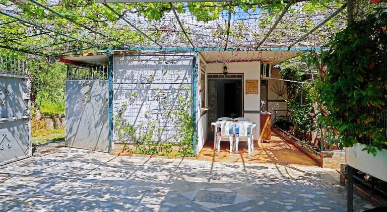 Vacation home with pool, garden & grill — photo 4