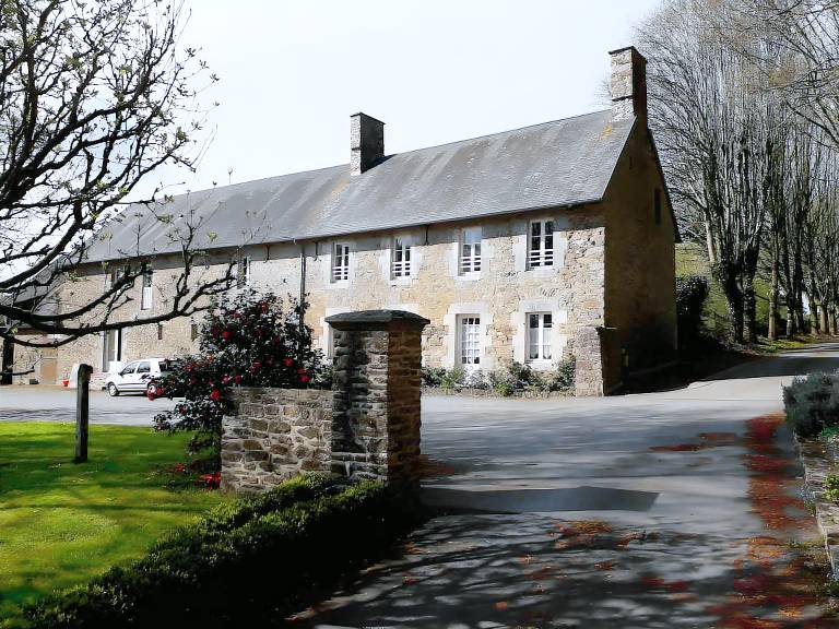 Children-friendly house with garden, terrace & fast internet | Dogs allowed in Coutances