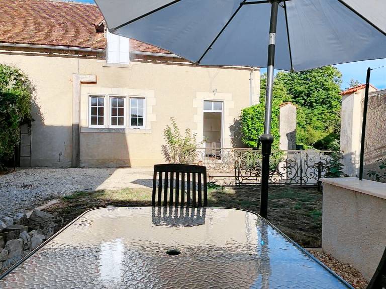House with barbecue & pool | Pet-friendly in Chateauroux