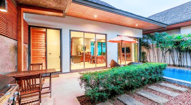 Villa with private pool, garden & patio — photo 4