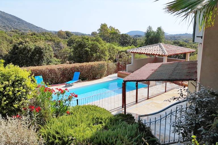 Villa with heated pool, terrace & barbecue | Mountain view — photo 4
