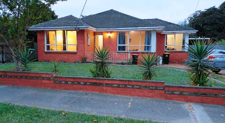 Homestay near Dandenong Plaza