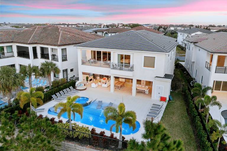 House  Four Corners